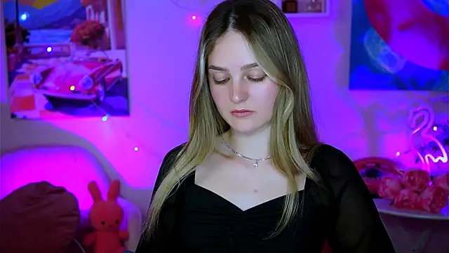 Snapshot of DeboraLarson chatting on February 11, 6:40 am DeboraLarson online show from February 11, 6:40 am