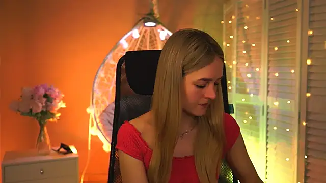 DeboraLarson online show from March 10, 3:43 am