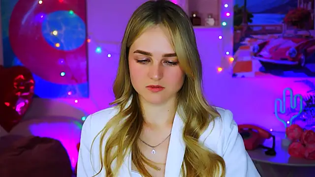 Snapshot of DeboraLarson chatting on March 16, 3:47 am DeboraLarson online show from March 16, 3:47 am