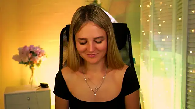 DeboraLarson online show from April 10, 3:13 am