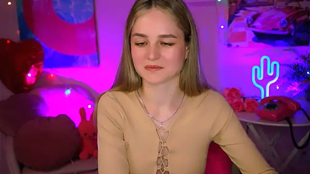 Snapshot of DeboraLarson chatting on March 11, 7:24 am DeboraLarson online show from March 11, 7:24 am