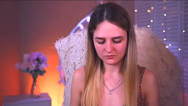 DeboraLarson online show from February 20, 8:49 am