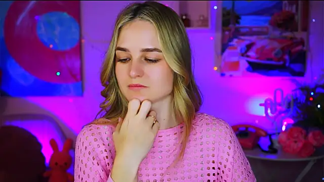 Snapshot of DeboraLarson chatting on March 18, 9:34 am DeboraLarson online show from March 18, 9:34 am