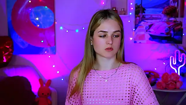 Snapshot of DeboraLarson chatting on March 21, 7:55 am DeboraLarson online show from March 21, 7:55 am