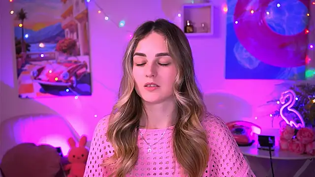 Snapshot of DeboraLarson chatting on February 17, 7:33 pm DeboraLarson online show from February 17, 7:33 pm