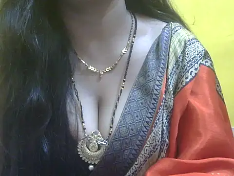 HOT-SEEMAA online show from May 31, 6:09 pm