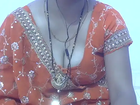 HOT-SEEMAA online show from May 3, 11:26 am