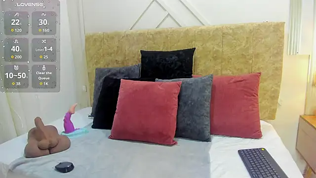 ashley  foxx  online show from November 14, 2:21 pm