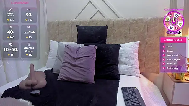 ashley  foxx  online show from December 16, 1:48 pm