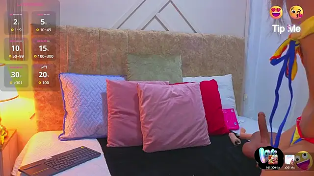 Snapshot of ashley__foxx_ chatting on June 27, 3:51 pm ashley foxx online show from June 27, 3:51 pm