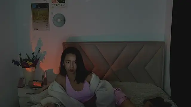 Bonnieshyy online show from May 29, 6:19 am