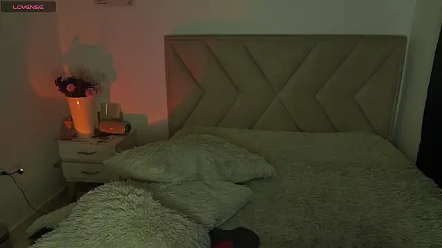 Bonnieshyy online show from June 14, 4:14 am