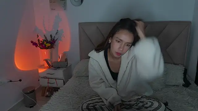 Bonnieshyy online show from May 28, 5:26 am