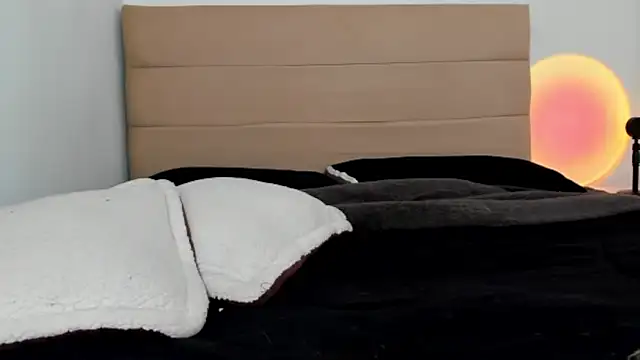 Snapshot of Bonnieshyy chatting on March 9, 7:37 pm Bonnieshyy online show from March 9, 7:37 pm