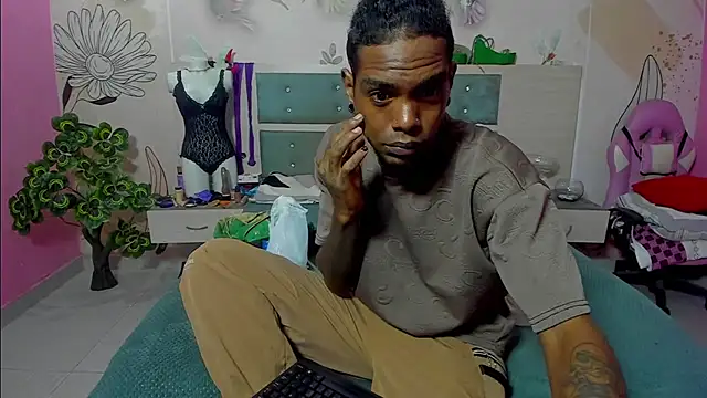 bigblackhotx1 online show from February 5, 12:56 pm