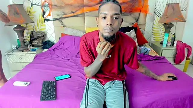 bigblackhotx1 online show from October 29, 8:13 am