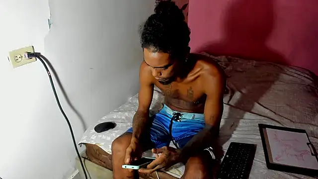bigblackhotx1 online show from May 28, 10:32 am