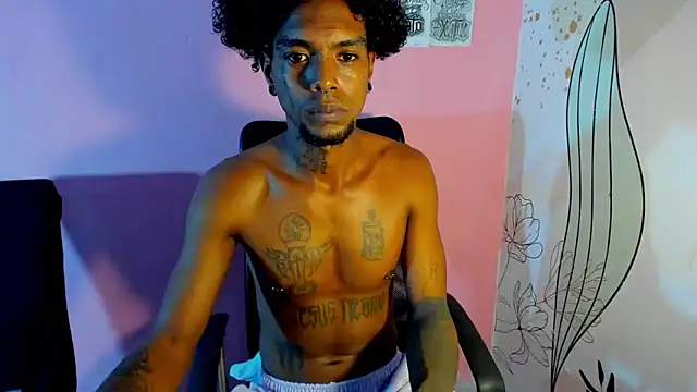 bigblackhotx1 online show from April 4, 1:56 am