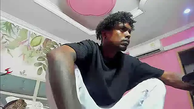 bigblackhotx1 online show from January 19, 4:11 pm