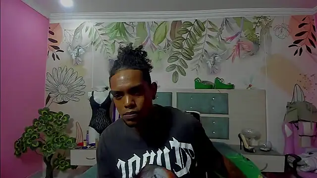 bigblackhotx1 online show from February 4, 1:17 pm