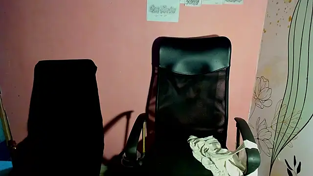 bigblackhotx1 online show from April 2, 2:41 am