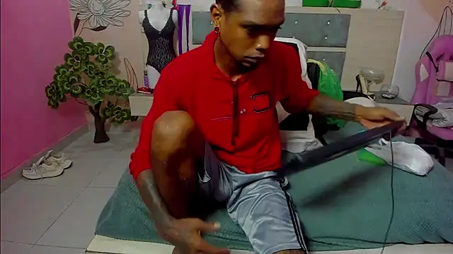 bigblackhotx1 online show from February 3, 1:16 pm