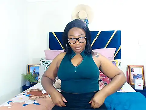 Snapshot of veronica1xxx chatting on October 17, 7:59 pm veronica1xxx online show from October 17, 7:59 pm