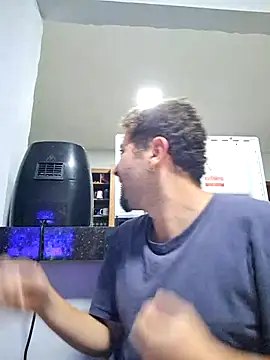 Snapshot of Marcosninfo_ chatting on June 19, 10:47 pm Marcosninfo online show from June 19, 10:47 pm