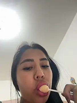 Snapshot of darsha_90 chatting on November 1, 12:17 am darsha 90 online show from November 1, 12:17 am