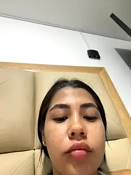 Snapshot of darsha_90 chatting on October 21, 2:11 am darsha 90 online show from October 21, 2:11 am