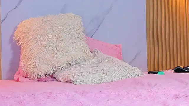 Snapshot of miss_Ari chatting on December 24, 1:16 am miss Ari online show from December 24, 1:16 am