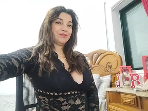 Snapshot of Julie_Boronat26 chatting on June 4, 9:47 am Julie Boronat26 online show from June 4, 9:47 am