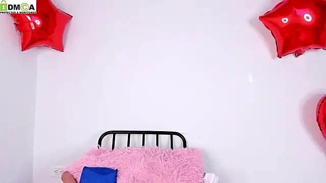 Snapshot of baby_alee chatting on December 4, 7:11 am baby alee online show from December 4, 7:11 am