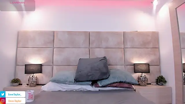 Eevee Taylor online show from May 2, 2:50 am