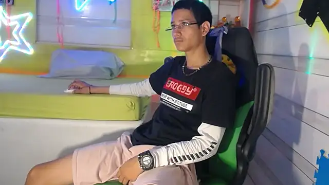 Snapshot of andy_staar chatting on February 27, 7:03 pm andy staar online show from February 27, 7:03 pm