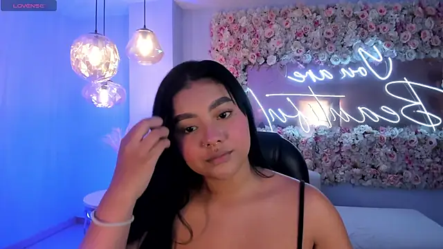 Snapshot of GabriellaLee chatting on November 20, 2:34 am GabriellaLee online show from November 20, 2:34 am