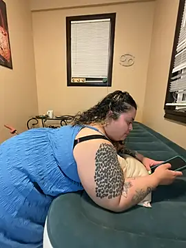 tillymarie34 online show from May 24, 1:49 am