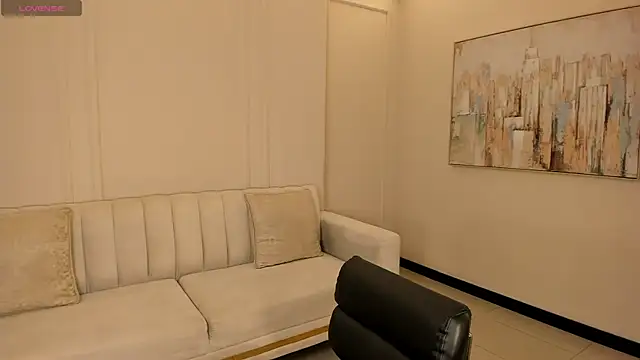 StacyWoods online show from April 16, 11:44 am