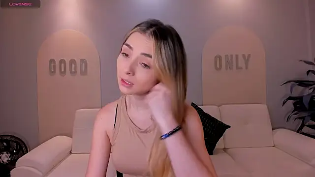 Snapshot of StacyWoods chatting on June 10, 11:55 am StacyWoods online show from June 10, 11:55 am