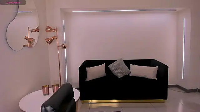 StacyWoods online show from March 25, 11:42 am