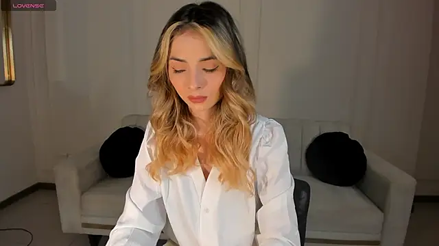 StacyWoods online show from May 28, 11:05 am
