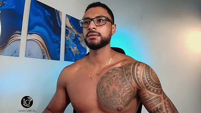 Snapshot of LiamGarcia1 chatting on February 21, 1:13 pm LiamGarcia1 online show from February 21, 1:13 pm