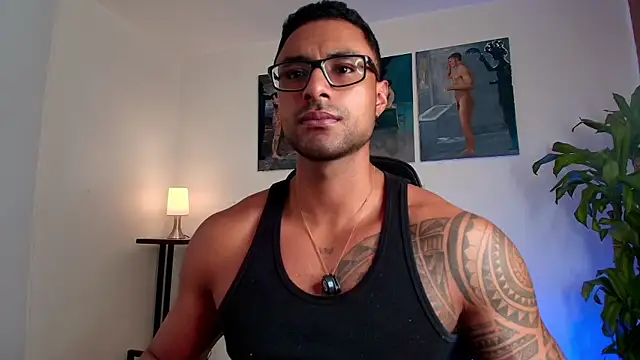 LiamGarcia1 online show from April 7, 4:42 pm