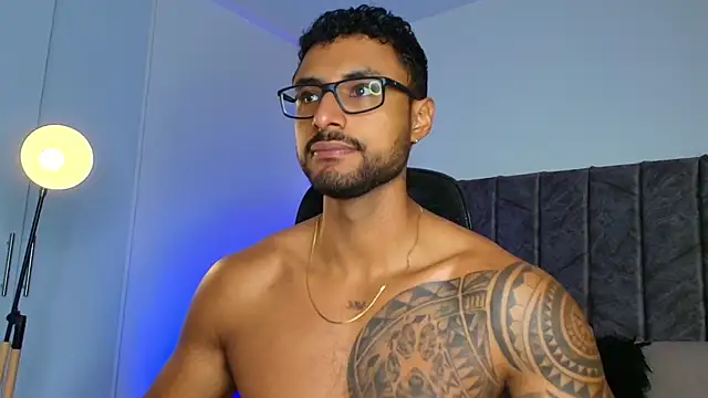 LiamGarcia1 online show from October 27, 1:12 pm