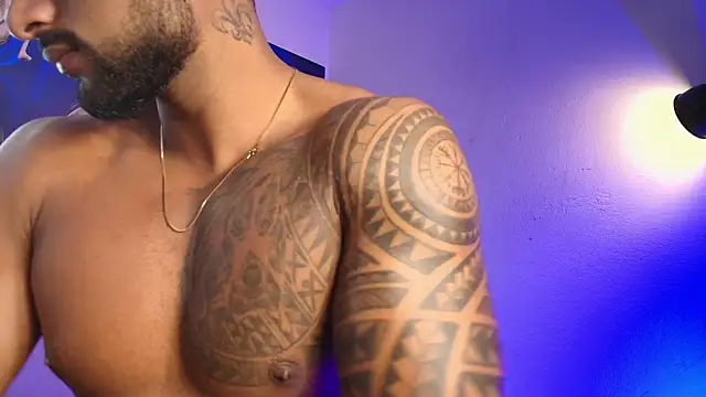 Snapshot of LiamGarcia1 chatting on February 27, 4:29 pm LiamGarcia1 online show from February 27, 4:29 pm