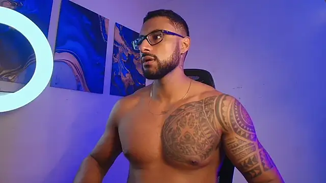 LiamGarcia1 online show from March 10, 3:27 pm