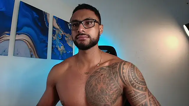 Snapshot of LiamGarcia1 chatting on February 19, 2:14 pm LiamGarcia1 online show from February 19, 2:14 pm