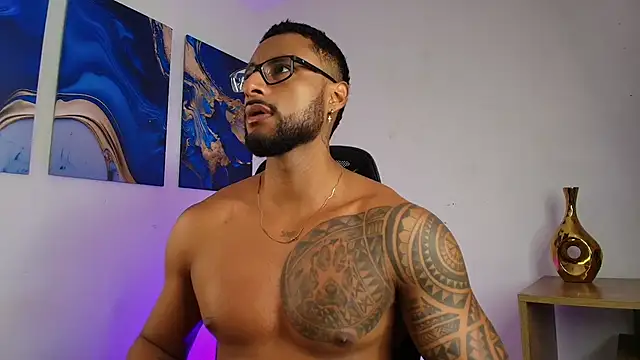 Snapshot of LiamGarcia1 chatting on February 7, 12:46 pm LiamGarcia1 online show from February 7, 12:46 pm