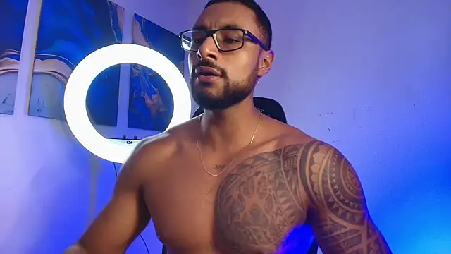 Snapshot of LiamGarcia1 chatting on February 28, 2:28 pm LiamGarcia1 online show from February 28, 2:28 pm