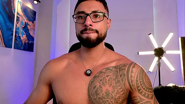 LiamGarcia1 online show from June 10, 3:46 pm